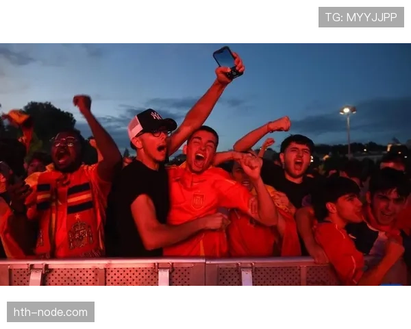 球迷庆典点燃城市激情,狂欢盛宴助推足球热潮持续升温 球迷庆典点燃城市激情,狂欢盛宴助推足球热潮持续升温