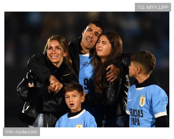卡瓦尼的传奇旅程分析：从乌拉圭草地崛起至全球舞台的足球巨星状态回顾