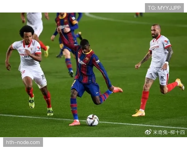 罗伊无球跑动提升外线火力明显拉开防守空间